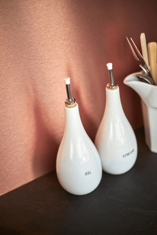 Cómo Instalar un protector antisalpicaduras en la cocina