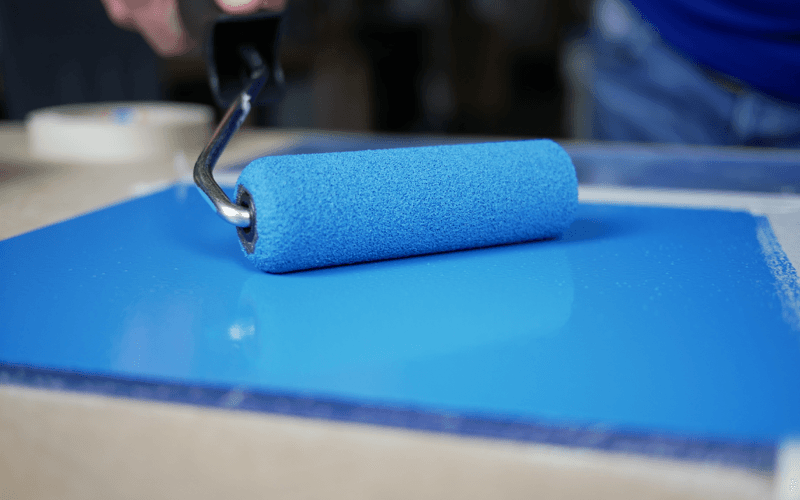 Utiliza pintura acrilica para el policarbonato
